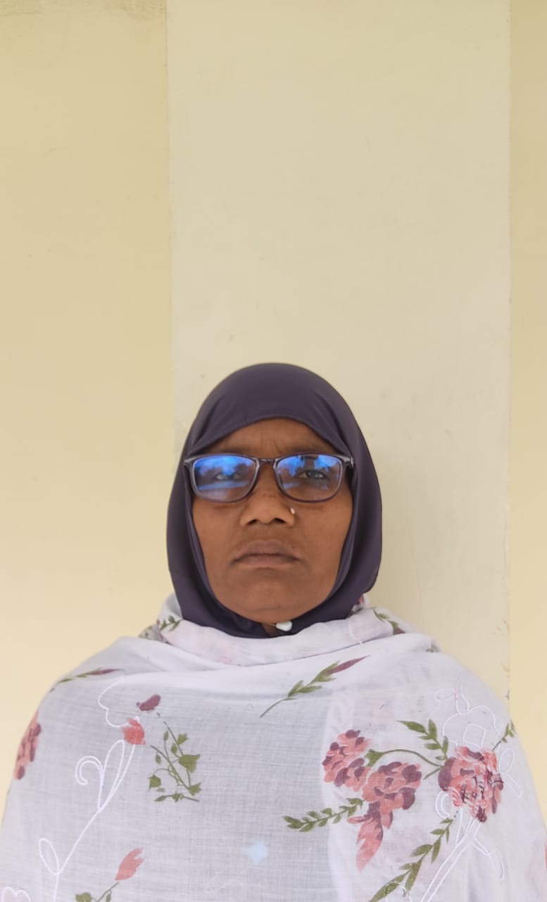 নামঃ আকলিমা খাতুন <br>
পদবীঃ সহকারী শিক্ষক ( মৌলভী) <br>
মোবাঃ ০১৯১৬৬৯৩২৯১