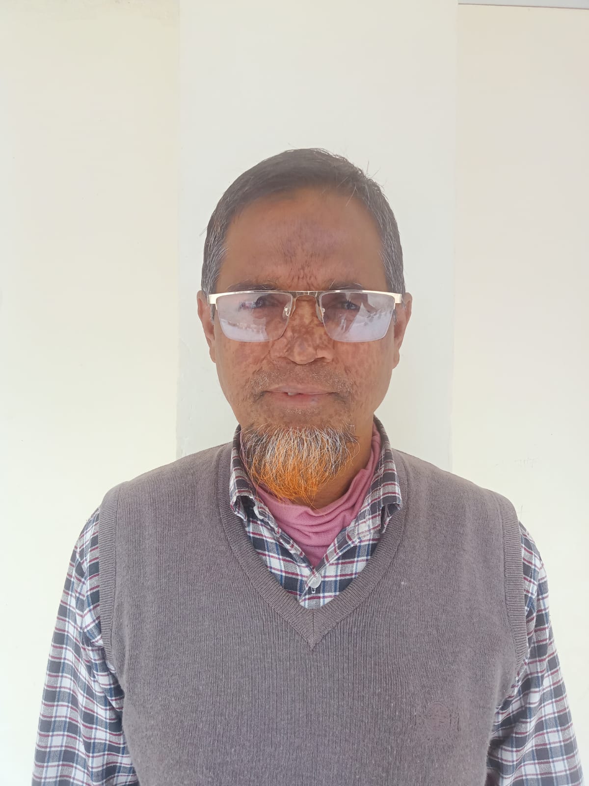 নামঃ মোঃ ওয়াজেদ আলী <br>
পদবীঃ অফিস সহকারী <br>
মোবাঃ ০১৭৩৭৪২৫৩১৫